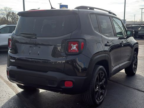 Used 2016 Jeep Renegade Latitude image 5