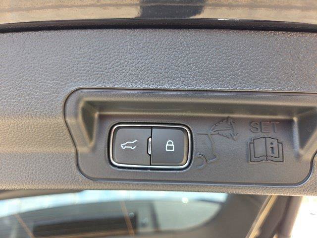 Certified 2024 Ford Explorer XLT RWD image 28