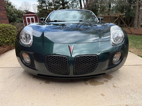 Used 2008 Pontiac Solstice GXP w/ Premium Package image 17