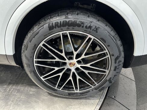 New 2026 Porsche Cayenne AWD/4WD image 14