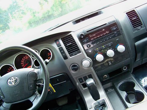 Used 2010 Toyota Tundra 4x4 Double Cab image 33