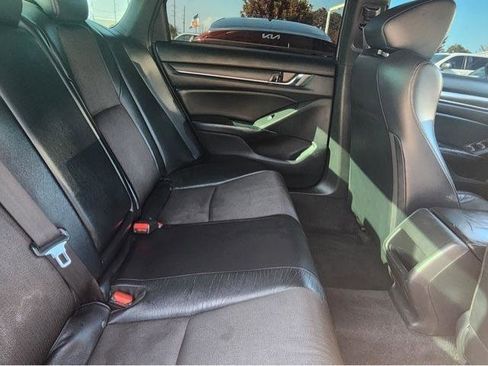 Used 2018 Honda Accord Sport image 19
