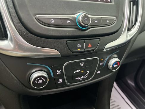Used 2022 Chevrolet Equinox LT FWD image 18