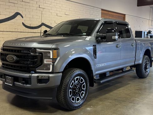 Used 2022 Ford F350 Lariat w/ Black Appearance Package AWD/4WD image 9