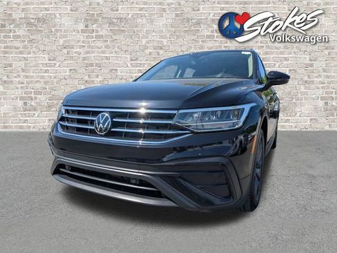 Certified 2023 Volkswagen Tiguan SE w/ Panoramic Sunroof Package FWD image 8