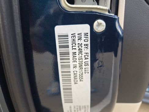 Used 2022 Chrysler Pacifica Limited image 30