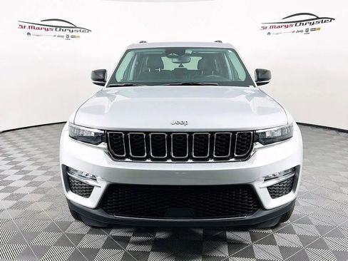 Used 2023 Jeep Grand Cherokee Limited image 3