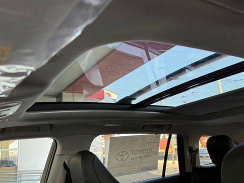 New 2026 Toyota Highlander Platinum image 19