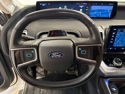 Used 2025 Ford Expedition Max Platinum AWD/4WD image 12