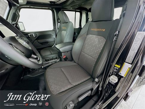 New 2025 Jeep Gladiator Mojave w/ Safety Group image 24