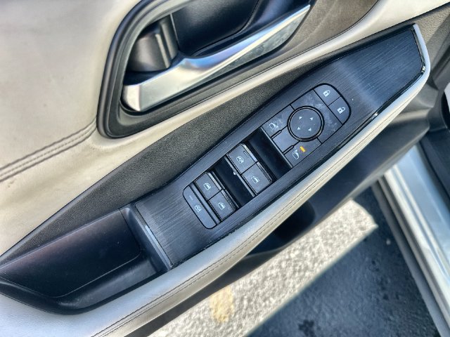 Used 2023 Nissan Rogue SV w/ SV Premium B Package AWD/4WD image 24