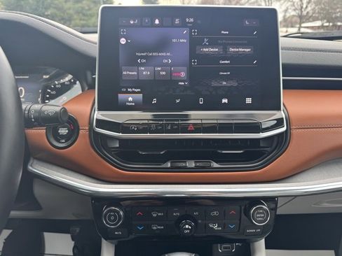 Certified 2022 Jeep Compass Limited image 16