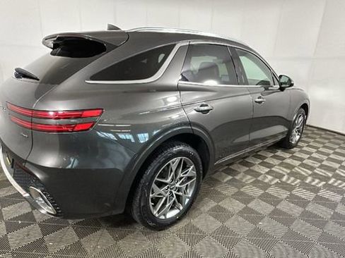 Used 2025 Genesis GV70 2.5T AWD/4WD image 3
