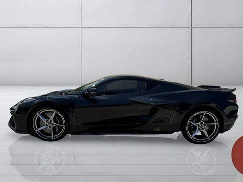 Used 2024 Chevrolet Corvette E-Ray w/ Stealth Interior Trim Package AWD/4WD image 2