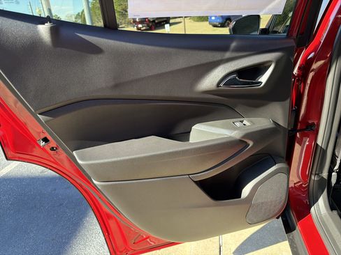 New 2026 Chevrolet Trax LT image 21