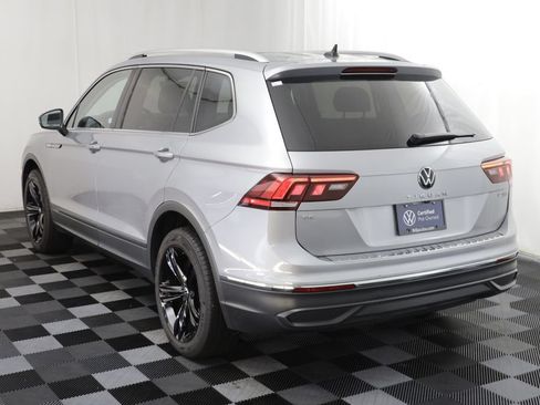 Used 2022 Volkswagen Tiguan SE AWD/4WD image 16