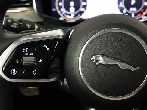 Used 2025 Jaguar F-PACE R-Dynamic S AWD/4WD image 8