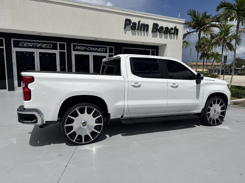 Used 2022 Chevrolet Silverado 1500 LT RWD image 4