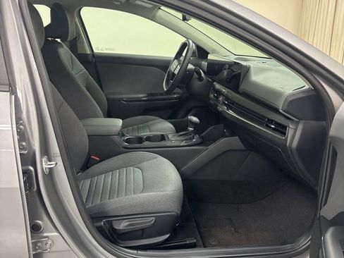 Used 2025 Kia K4 EX FWD image 22