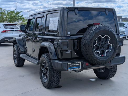 Used 2019 Jeep Wrangler Unlimited Sahara w/ Uconnect 4C Nav & Sound Group AWD/4WD image 3