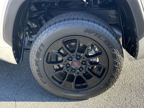 Used 2022 Toyota Tundra SR5 w/ SR5 Convenience Package image 22