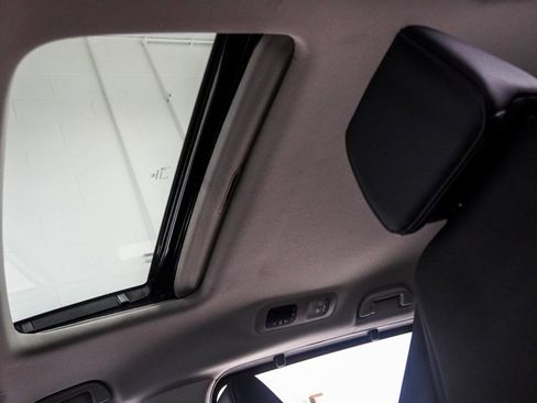 Used 2025 Honda Odyssey EX-L image 17