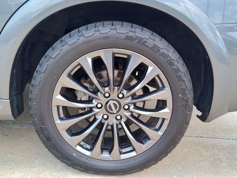 Used 2022 Nissan Armada Platinum RWD image 18