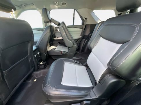 Used 2022 Ford Explorer XLT w/ Equipment Group 202A AWD/4WD image 24