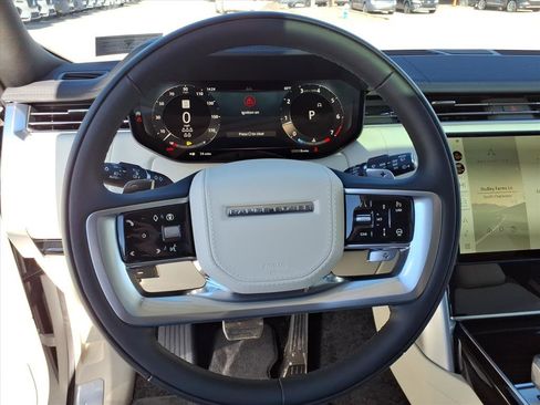 New 2026 Land Rover Range Rover Long Wheelbase SE image 15