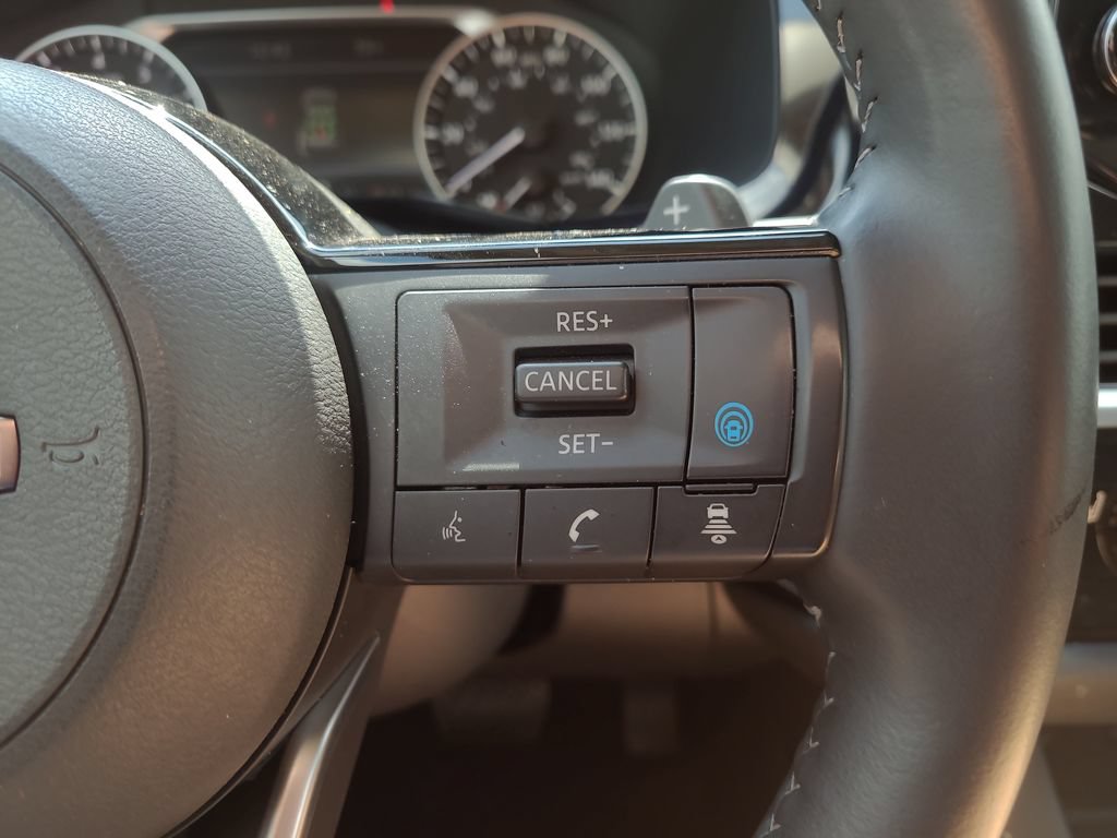 Certified 2025 Nissan Pathfinder SL FWD image 28