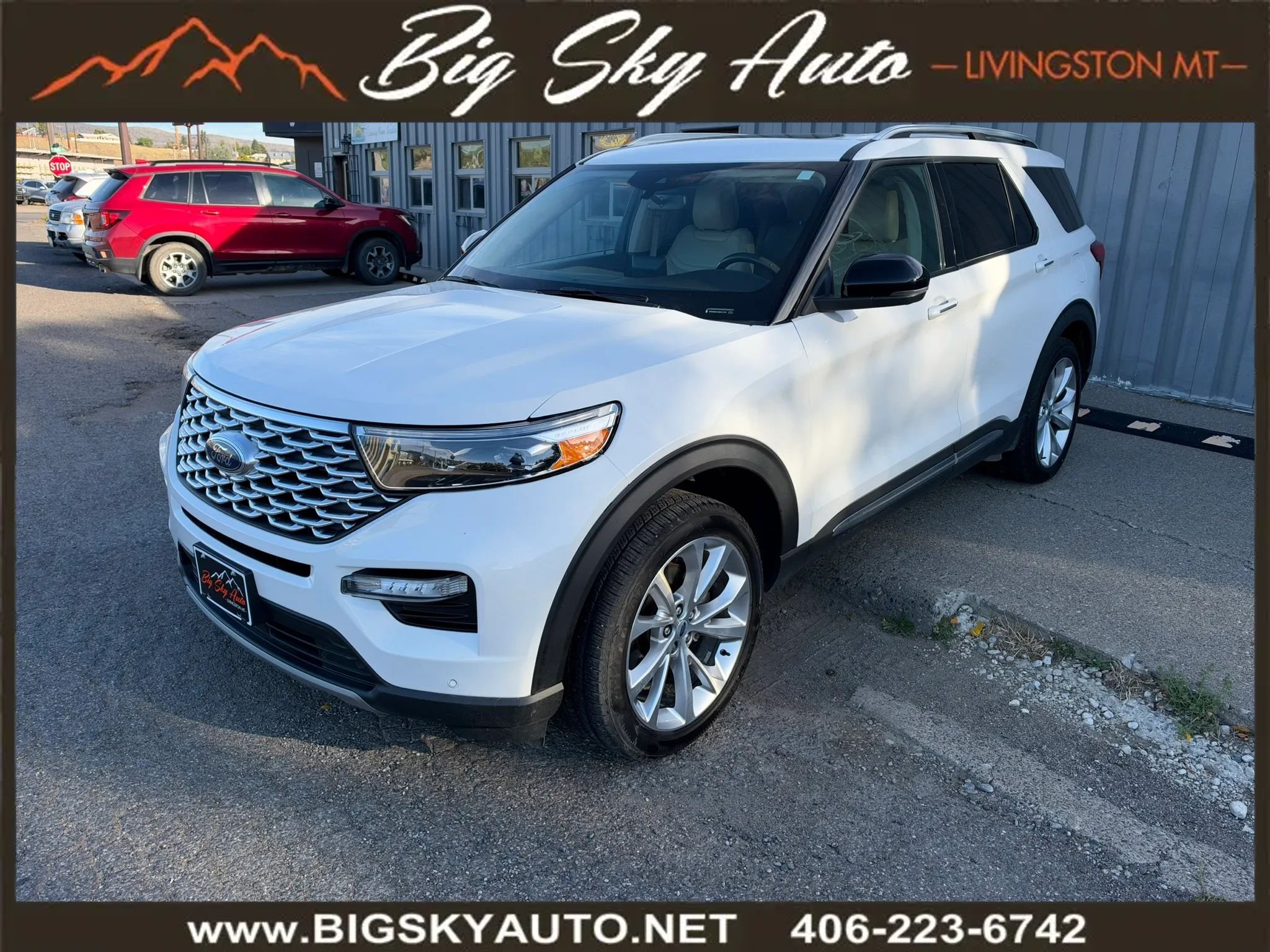 Used 2022 Ford Explorer Platinum w/ Equipment Group 601A AWD/4WD image 3