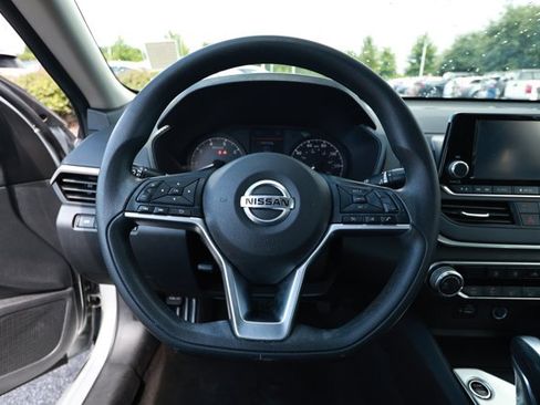 Used 2022 Nissan Altima 2.5 S FWD image 11