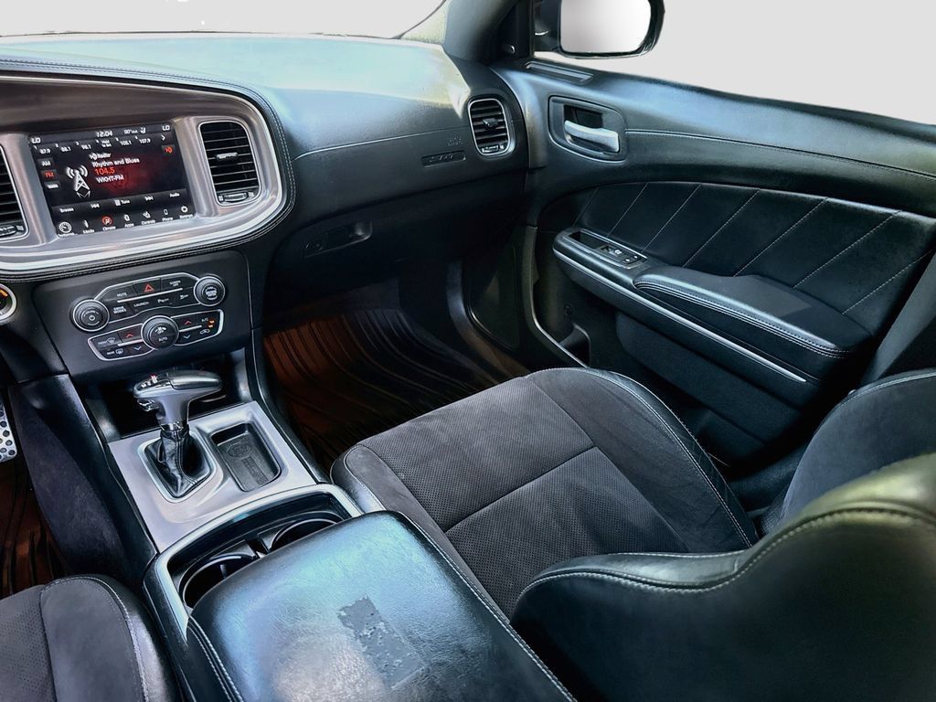 Used 2019 Dodge Charger Scat Pack w/ Dynamics Package RWD image 26