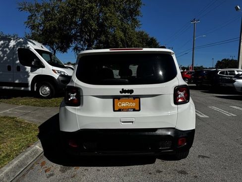 Used 2023 Jeep Renegade Altitude image 6