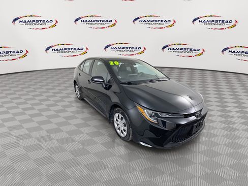 Used 2020 Toyota Corolla LE image 2