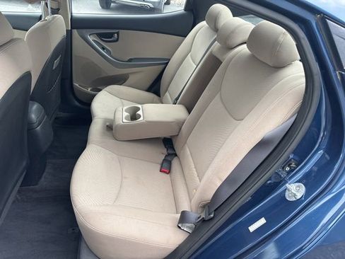 Used 2016 Hyundai Elantra SE FWD image 8