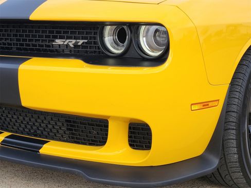 Used 2017 Dodge Challenger SRT Hellcat image 10