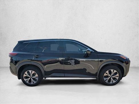 Used 2021 Nissan Rogue SV image 4