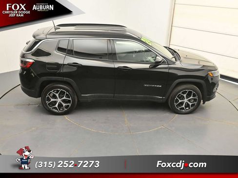 Used 2024 Jeep Compass Limited AWD/4WD image 32