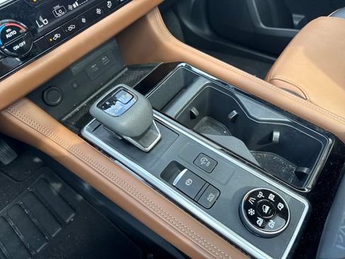 Used 2025 Nissan Pathfinder Platinum AWD/4WD image 20