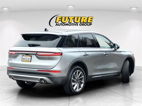 Certified 2023 Lincoln Corsair Standard AWD w/ Equipment Group 101A image 4