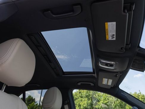 Certified 2025 Mercedes-Benz GLE 450 4MATIC image 28