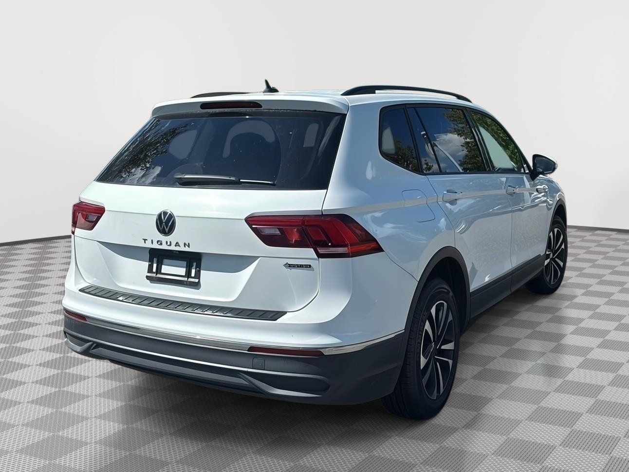 Used 2024 Volkswagen Tiguan S AWD/4WD image 5