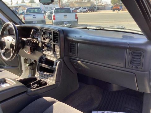 Used 2003 GMC Sierra 2500 SLE w/ Skid Plate Package image 41