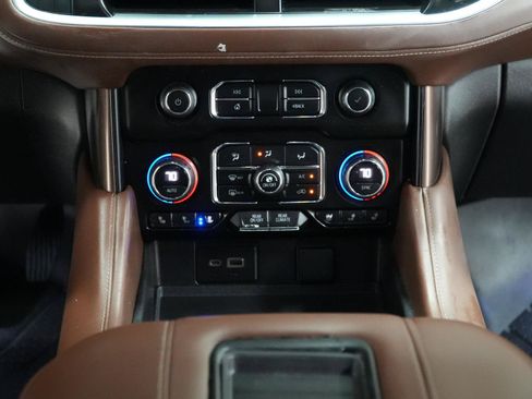 Used 2021 Chevrolet Tahoe High Country w/ Premium Package RWD image 28