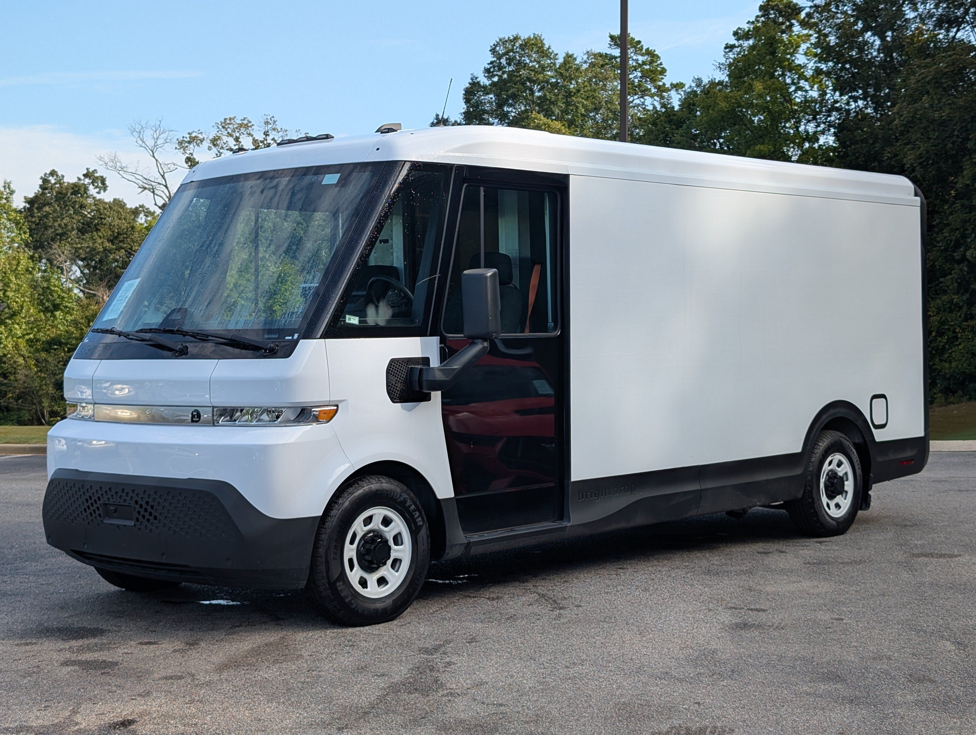 Used 2024 Chevrolet Brightdrop 600 w/ Commercial Equipment Package AWD/4WD image 5
