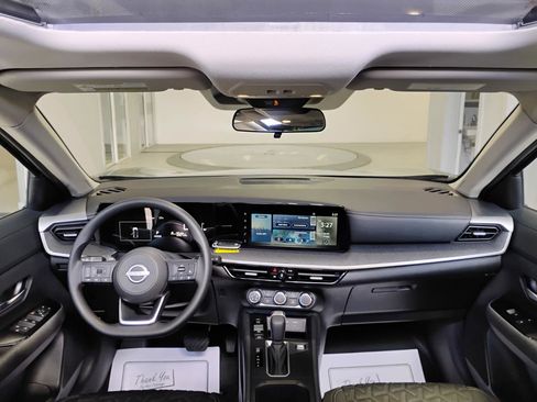 Used 2025 Nissan Kicks SV w/ SV Premium Package image 72