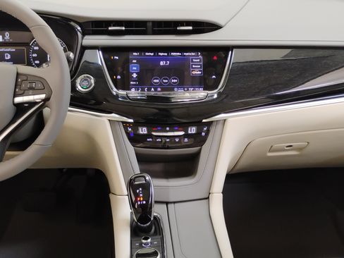 New 2025 Cadillac XT6 Premium Luxury w/ LPO, Floor Liner Package image 20