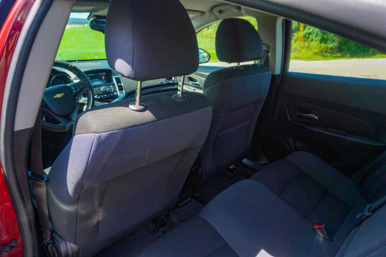Used 2016 Chevrolet Cruze LT FWD image 14