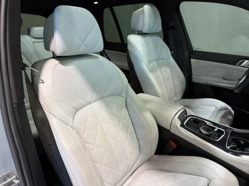 Used 2025 BMW X5 sDrive40i w/ M Sport Package RWD image 34